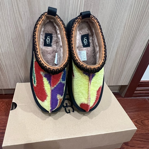BNIB UGG Tazz Pridepop Platform Slipper Rainbow Multicolor Shoe 6 - Picture 8 of 10